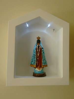 Capelinha branca com led