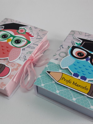 Caixa livro p/ 4 chocolates bis | dia dos professores