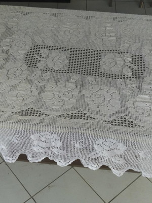 Toalha de mesa com rosas