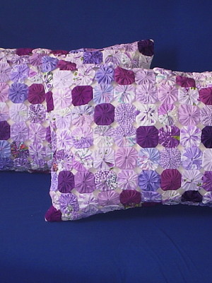 2 porta travesseiro de fuxico artesanal almofada 65cm x 45cm