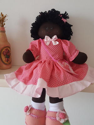 Boneca de pano negra