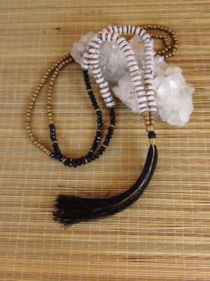 Colar mala howlita cristal czech bronze tassel seda preto