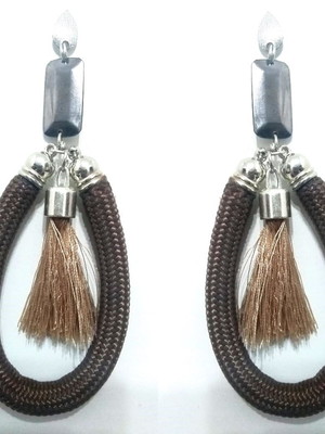 Brinco de corda marrom com tassel