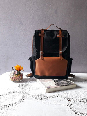 Mochila vintage fivela denise fernandes