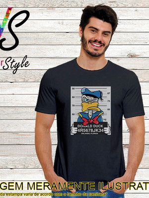 Camiseta preta adulto pato donald com placa de preso