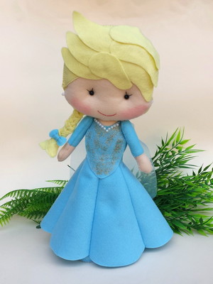 Boneca elza frozen em feltro - 1 unidade