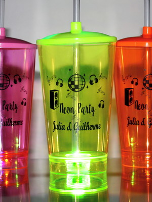 Copos leds com tampas e canudos - 500ml