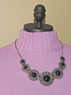 Colar vintage pedras pretas