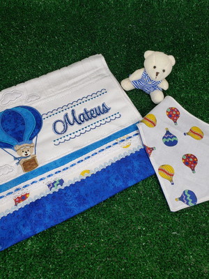 Kit toalha e bandana babador