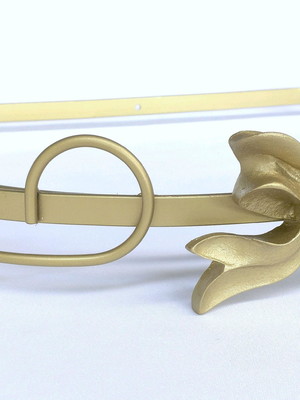 Dossel de parede arabesco dourado com laço