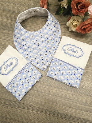 Babador bandana fralda boca nuvem personalizado nome bordado