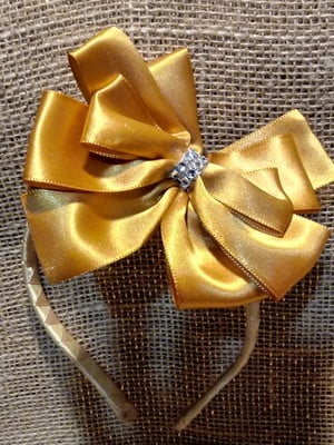 Tiara com laço