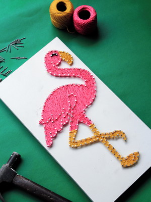 Flamingo - quadro decorativo feito a mão string art