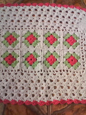 Tapete de crochê com flores , tapete primavera