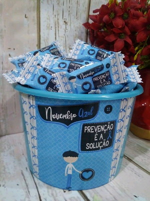 1 balde com 100 balas novembro azul