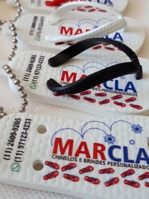 Chaveiros havaianas emborrachado personalizado com logo
