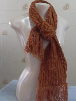 Cachecol feminino com franja