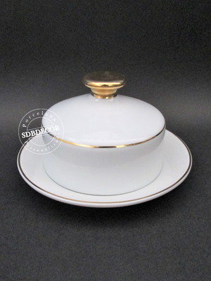 Manteigueira de porcelana com filete de ouro