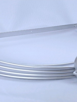 Dossel de parede prata com coroa