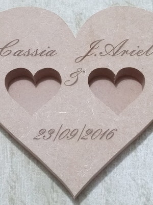 Porta alianças dos noivos coração 30cm personalizado em mdf