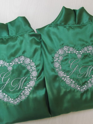Robe de cetim noiva e mãe da noiva