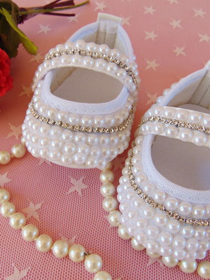 Sapatinhos com pérolas