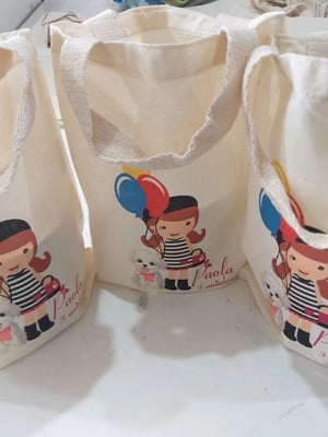 Sacolinha lembrancinha personalizada para aniversario 25x30