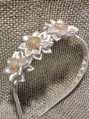 Tiara com 3 flores