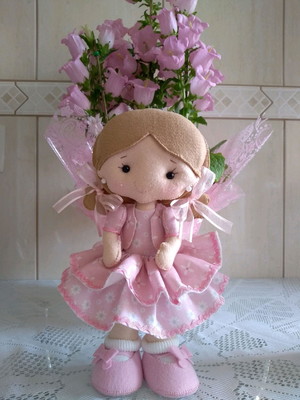 Boneca feltro enfeite decoração vestido rosa