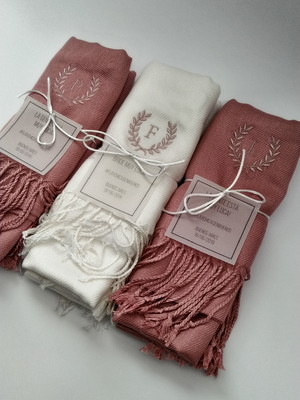 Pashmina personalizada bordada com tag