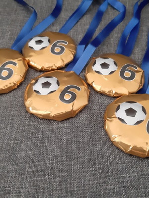 Medalha de chocolate tema futebol