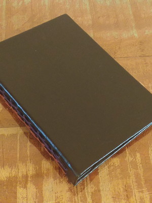 Caderno artesanal a5 em couro preto