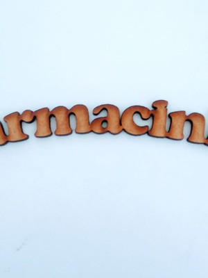 Palavra farmacinha de 15 cm em mdf crú