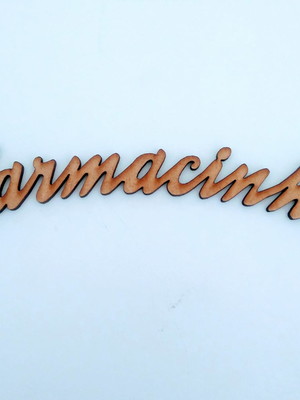 Palavra farmacinha de 15 cm em mdf crú