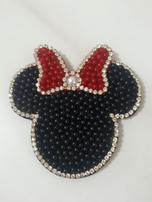 Aplique da minnie em pérolas e strass para vestidos..