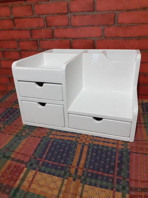 Organizador de mesa com 3 gavetas