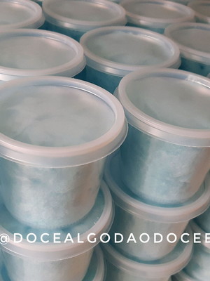 Algodão doce no pote