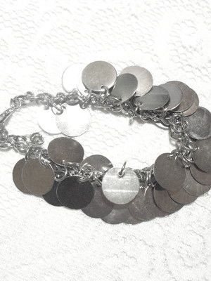 Pulseira niquel com medalhas