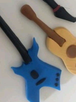 Aplique violão e guitarra em biscuit