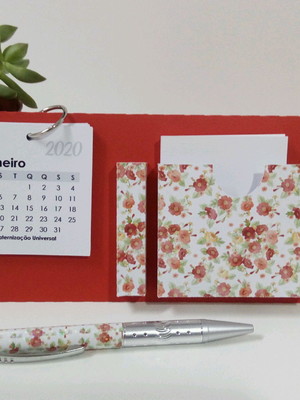 Porta recado com calendario e caneta