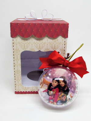 Caixa com bola de natal com foto