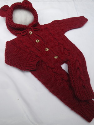 Macacão em tricô - orelhinha com sapatinho - bebe - vermelho