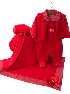 Saída de maternidade plush vermelha encanto com boina 04 pçs