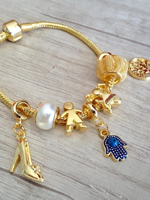 Pulseira com 7 charmes semi joia lindas banho em ouro