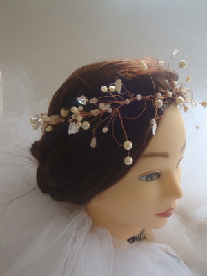 Tiara para noiva, com delicadas pérolas