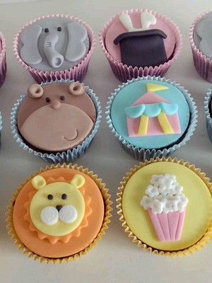 Cupcakes circo menina