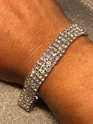 Pulseira prata com strass