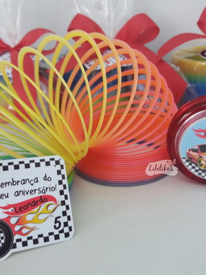 Lembrancinha hot wheels -ioiô com mola maluca