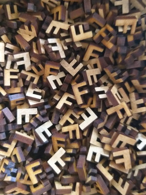 400 letras em mdf com 1 cm de altura