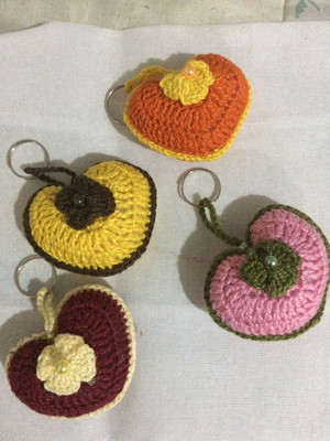 Chaveiro amigurumi coração